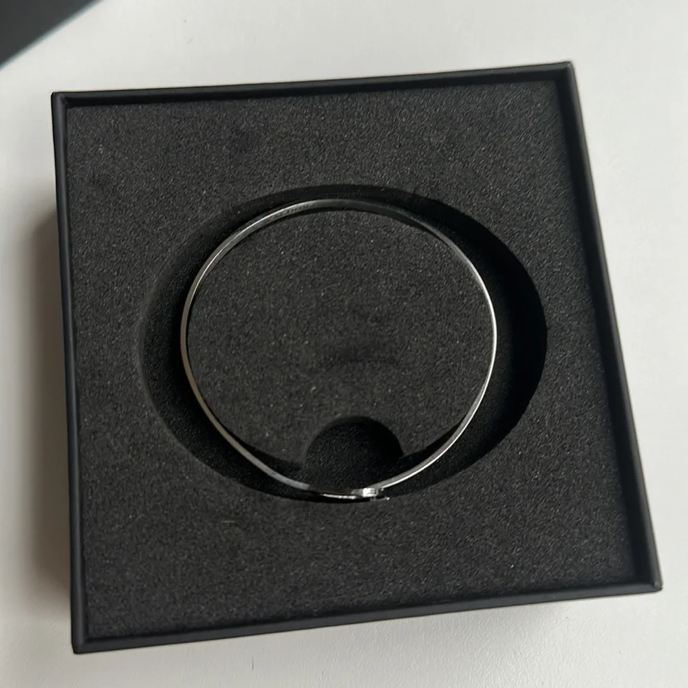 Waldor & Co. silver bangle